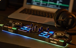 CONTROLEUR DJ USB HERCULES DJCONTROL STARLIGHT