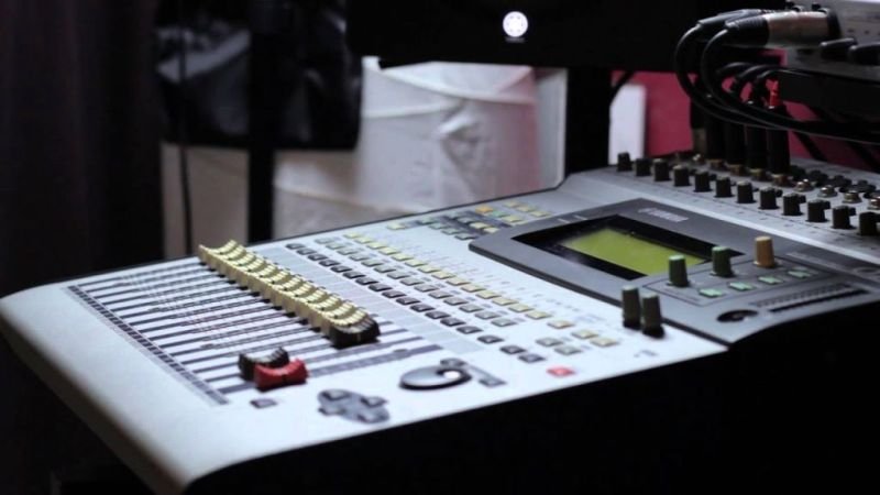 Table de mixage 01v
