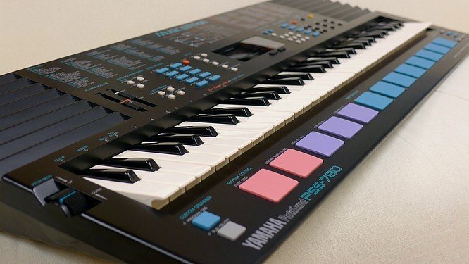 Clavier synthetiseur pss-780