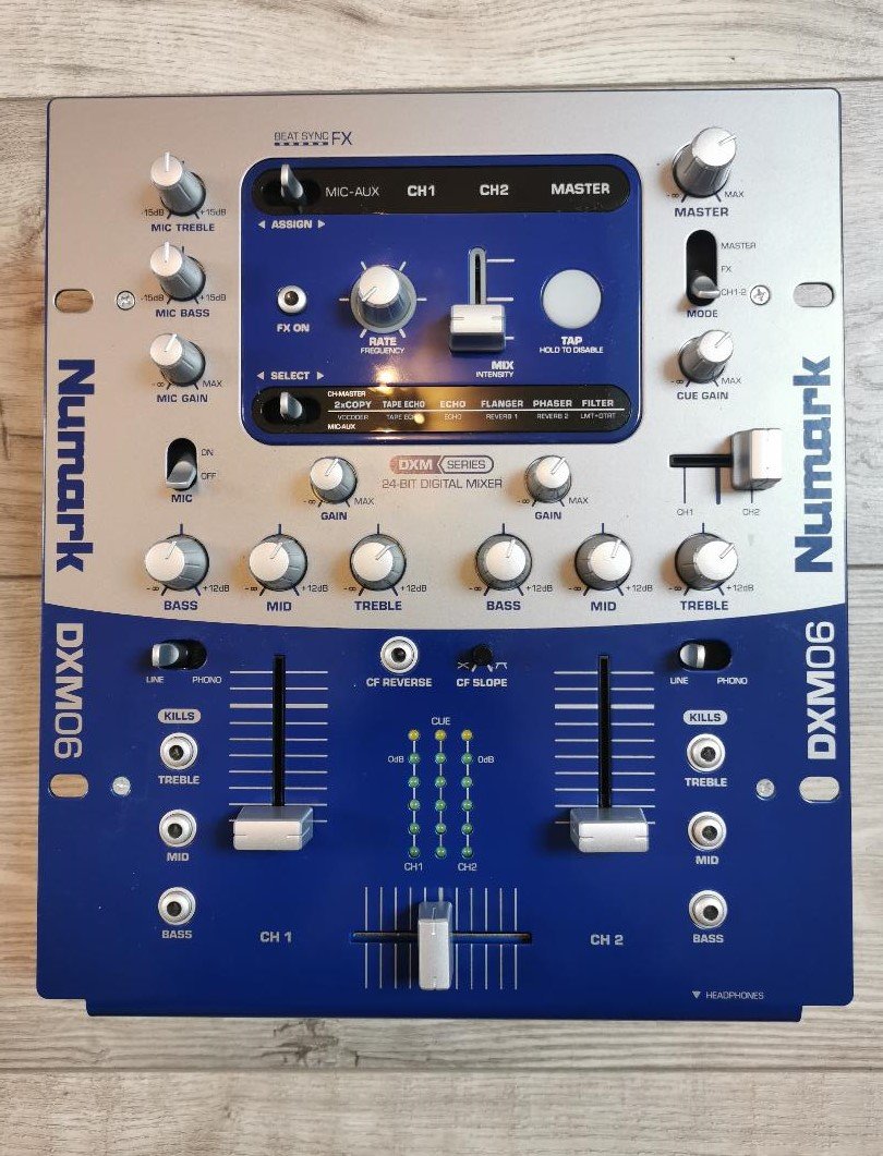 Table de mixage dxm06