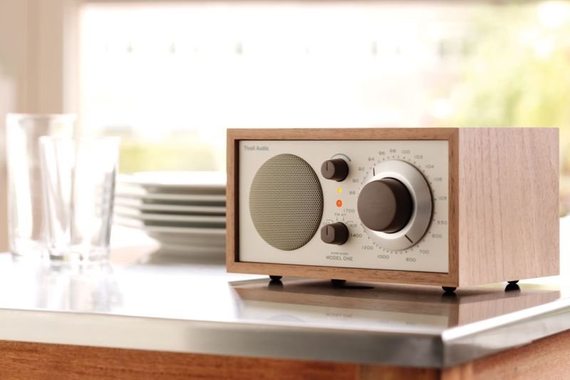 Poste radio audio model one