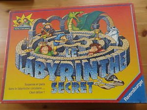 Jouet labyrinthe secret