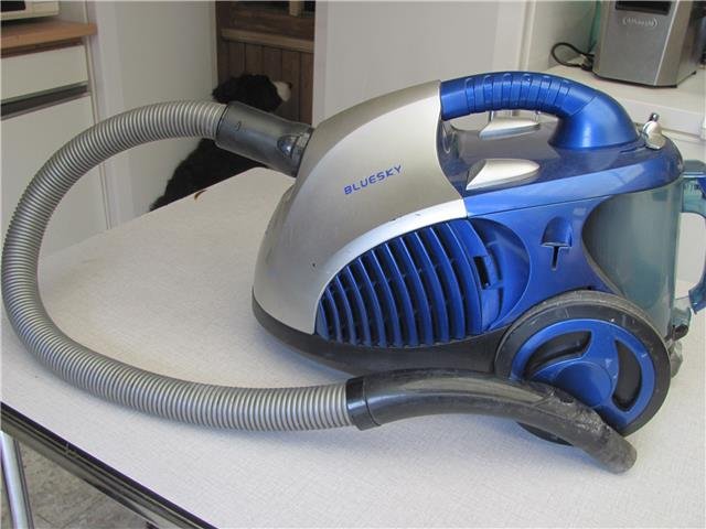 Aspirateur bvc16bl-17
