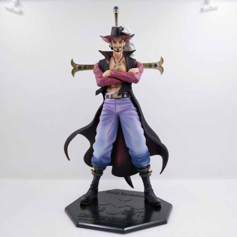 Figurine dracula mihawk