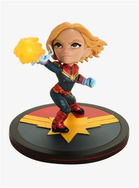 Figurine captain marvel