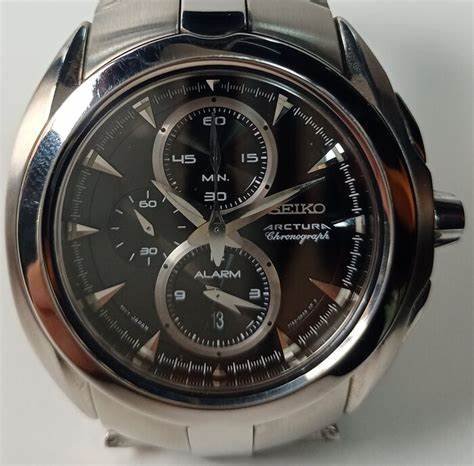 Montre a quartz actura 7t62-0js0