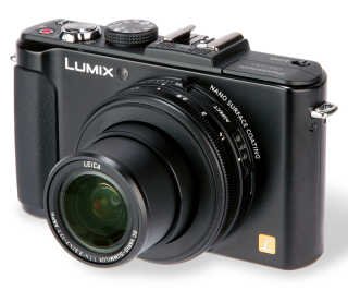Compact dmc lx7