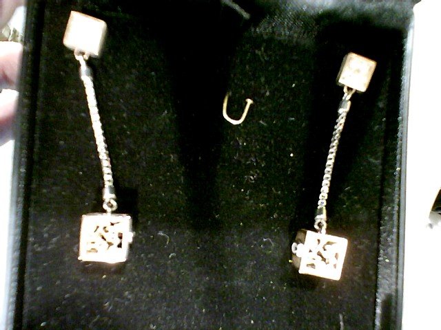Bo cubes boucle d oreille