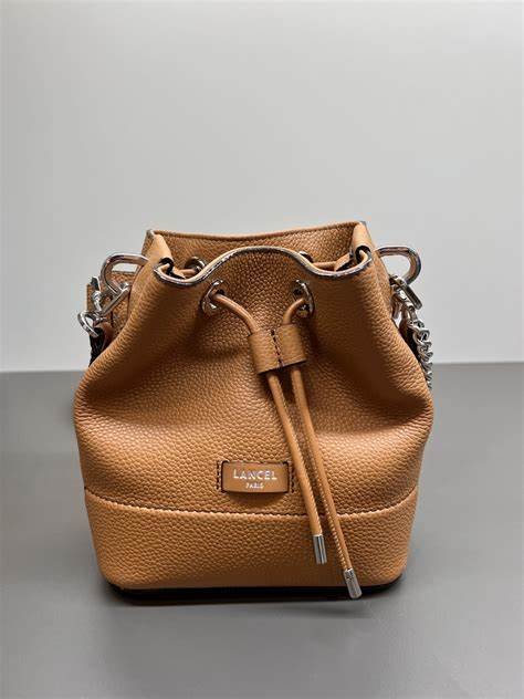 Maroquinerie ninon seau camel