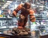 Figurine the juggernaut