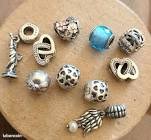 Charms divers
