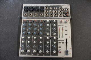 Console de mixage mm1202