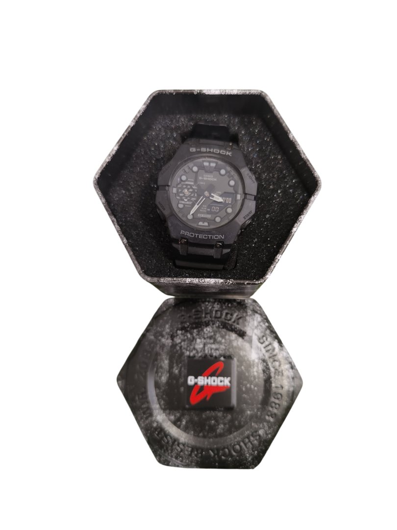 Montre a quartz g-shock ga-b001