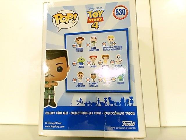 Figurine combat carl jr
