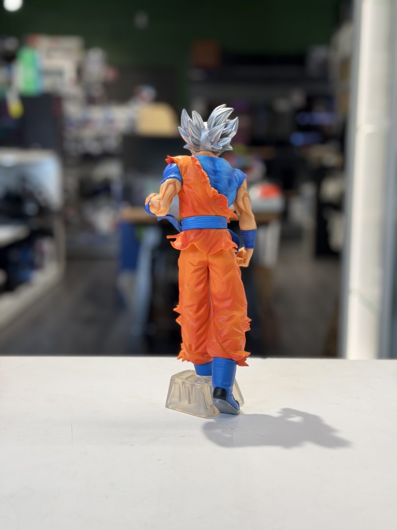Figurine ultra instinct goku