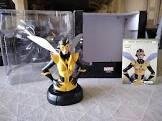 Figurine guepe + certif + livret