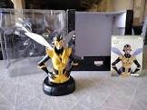 Figurine guepe + certif + livret