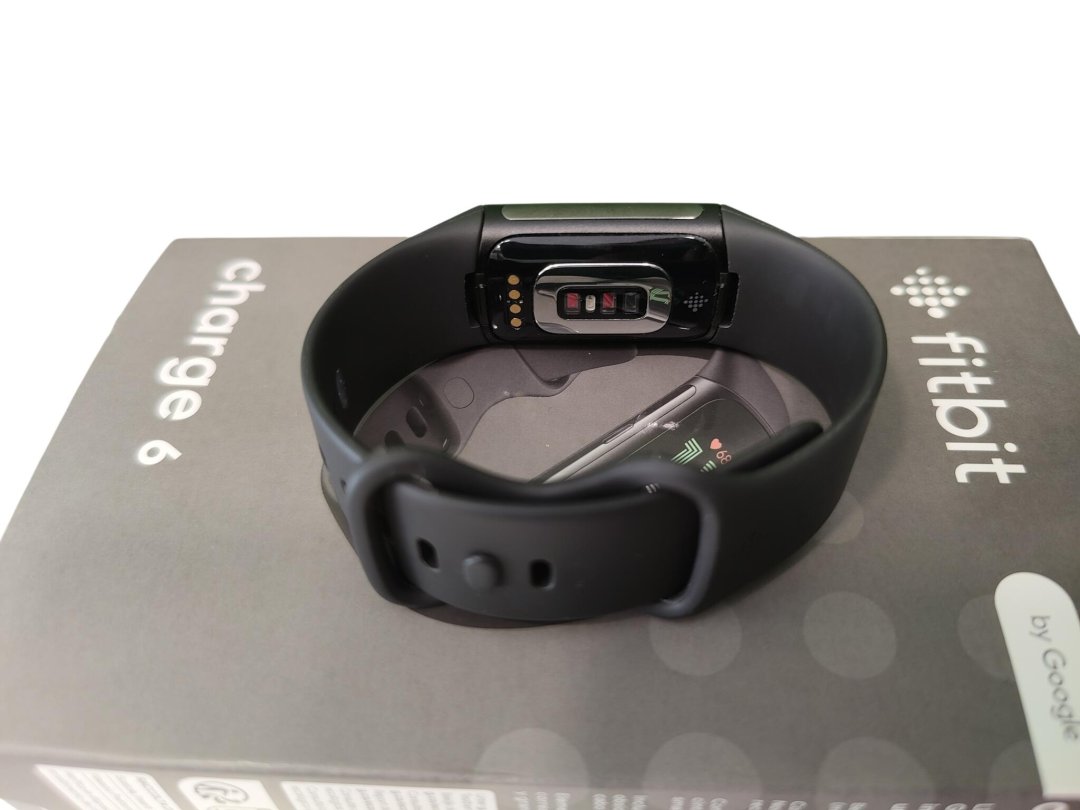 Montre connectee charge 6