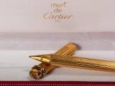 Stylo the must laque rouge plaque or