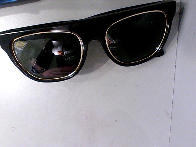 Lunettes de soleil noir
