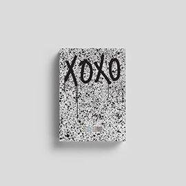Cd xoxo (incl. photobook, 8 postcards, mini note, 2 stickers, pinbutton, photocard + poster)