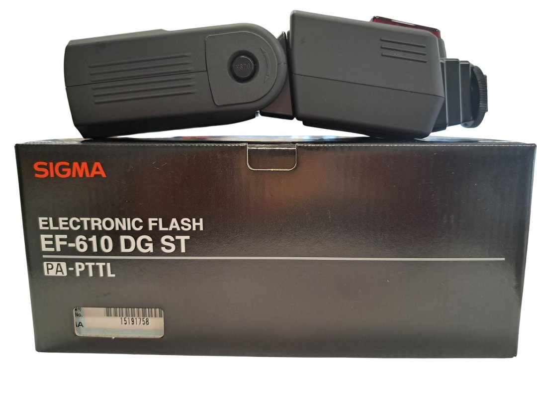 Access photo: flash ef-610 dg st