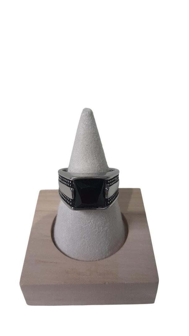 Bague chevaliere acier pierre noire