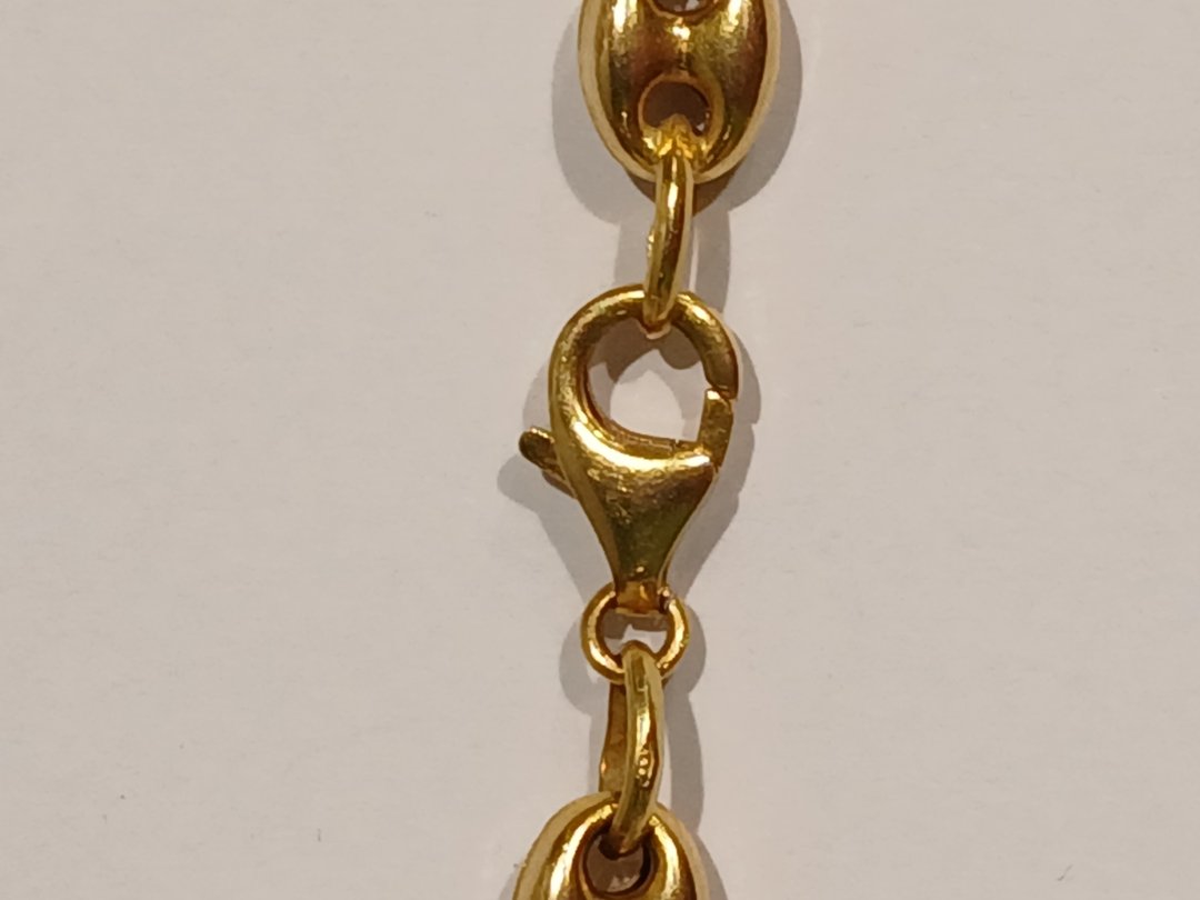Chaine grains de cafe jaune
