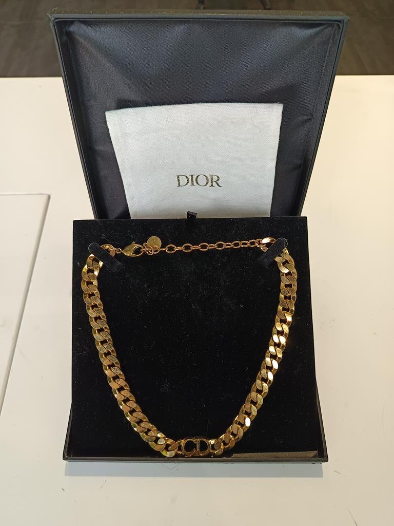 Collier dore montaigne metal