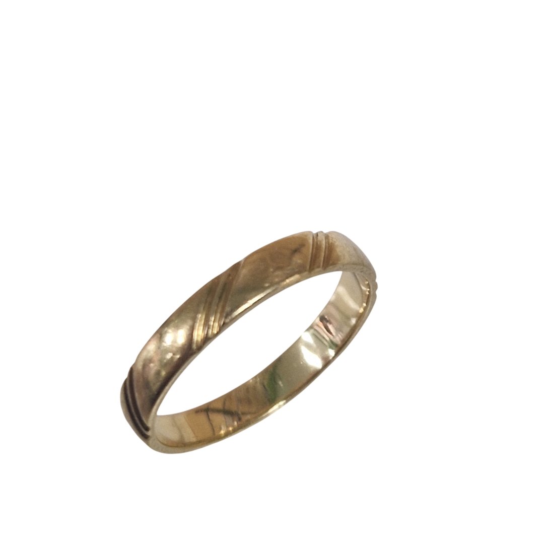 Bague or jaune alliance striee