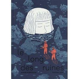 Le long des ruines