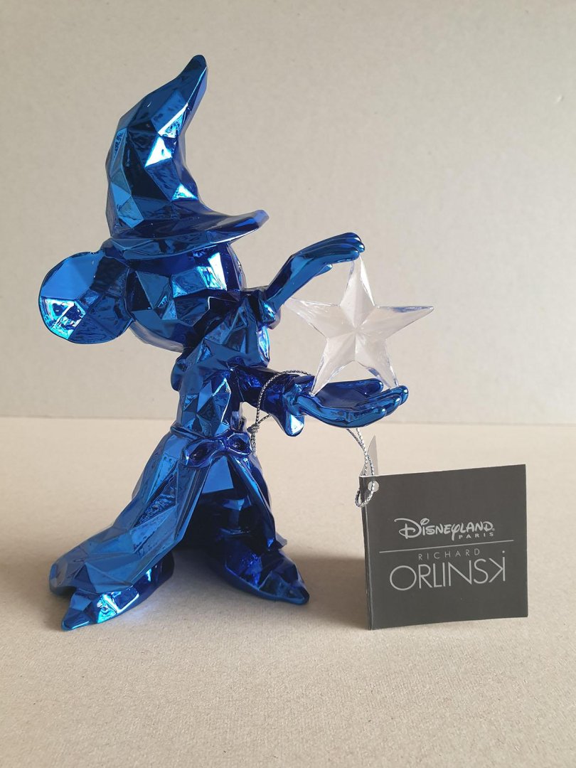 Figurine mickey