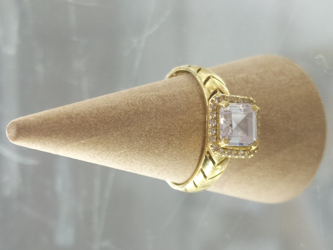 Bijou jaune bague