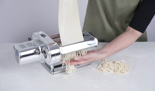 Robot pasta machine
