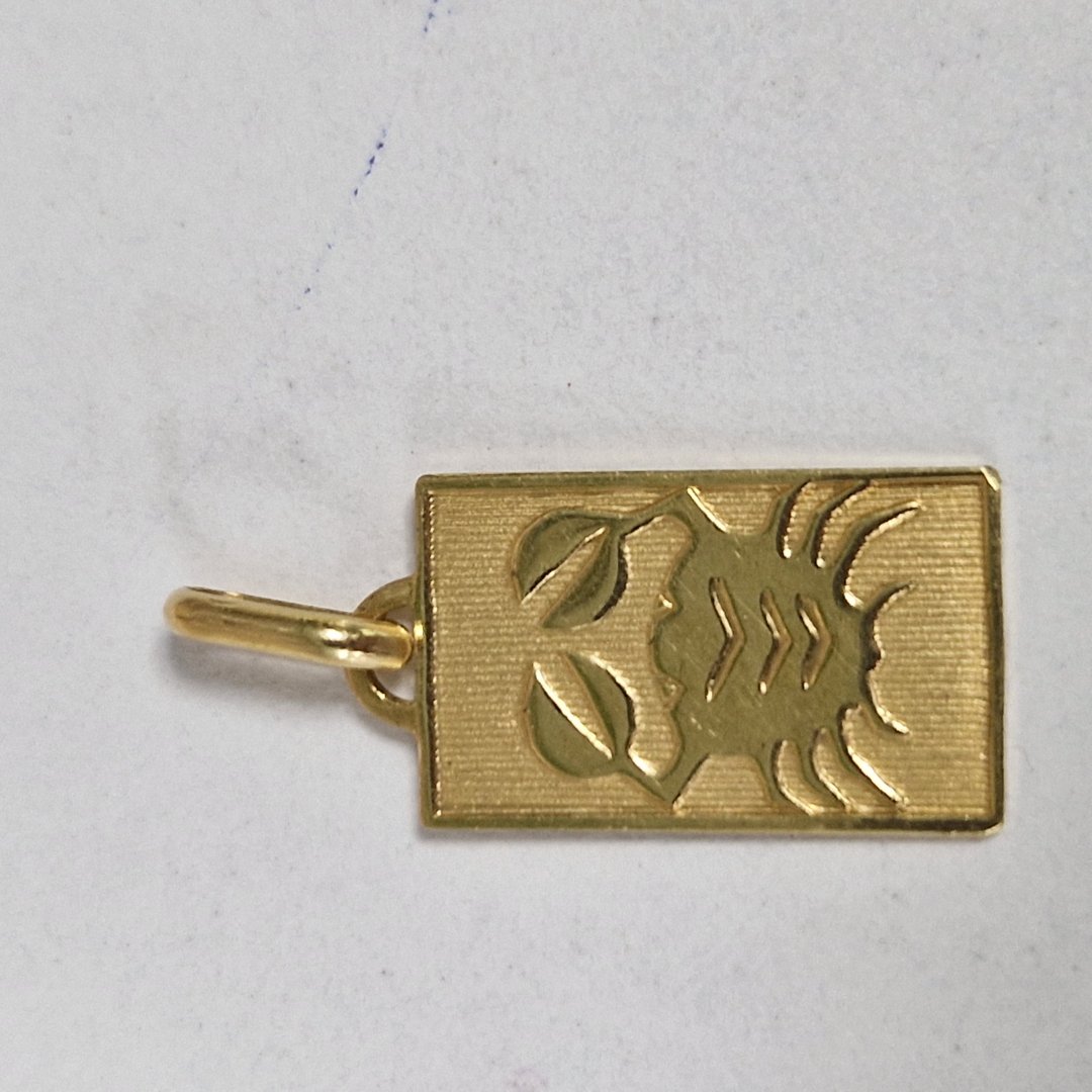 Pendentif jaune plaque signe zodiac cancer