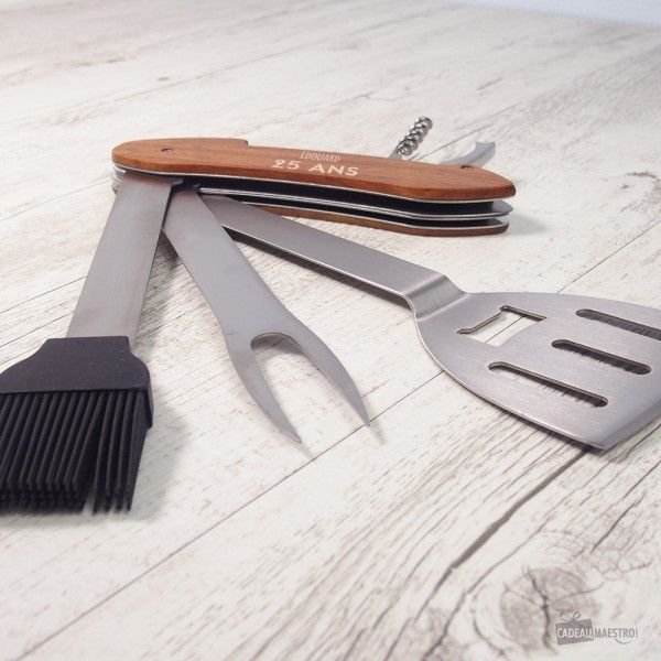 Coffret kit barbecue couteau suisse