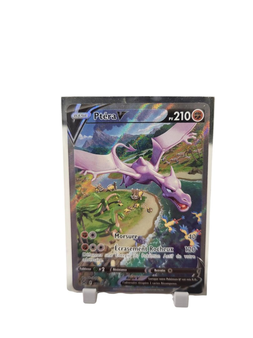 Carte pokemon ptera v lor 180/196 holo