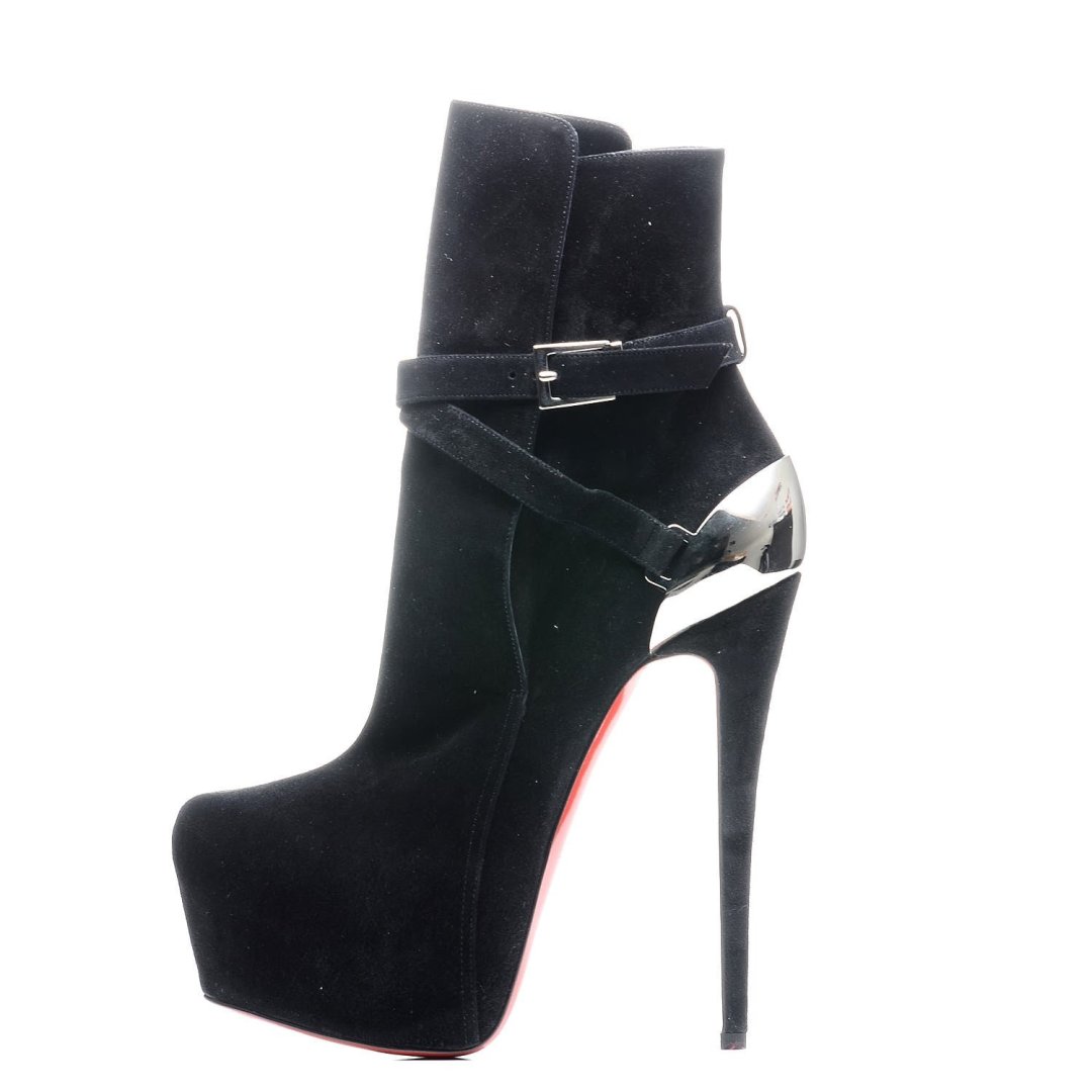 Chaussures t38 esquestria 16cm