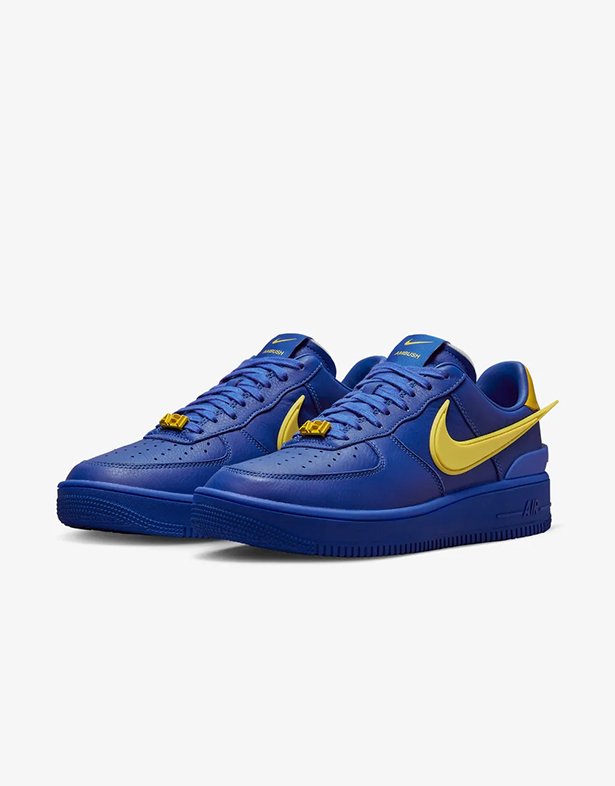 Chaussures t39 air force 1 sp x ambush game royal