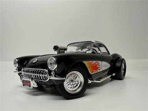 Figurine 1957 chevrolet corvette gasser 1/18