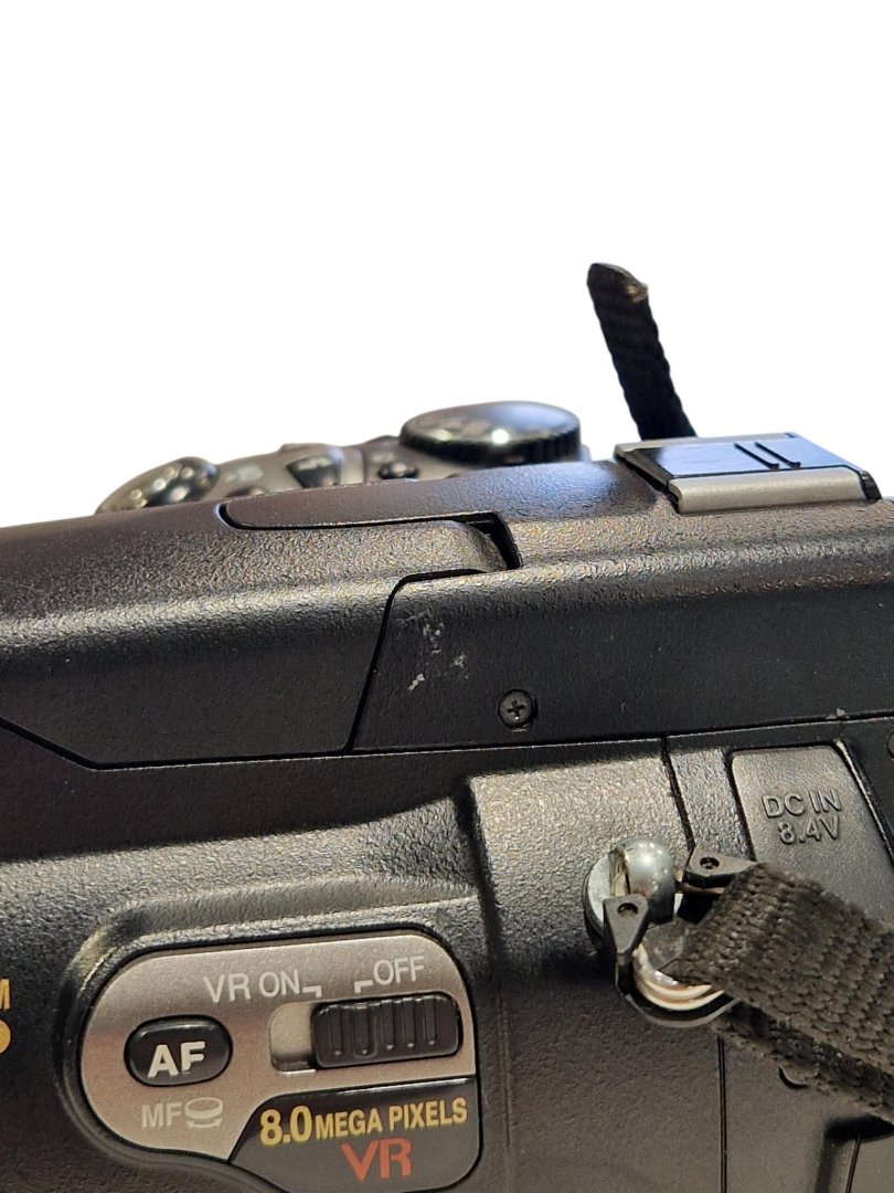 Reflex et hybride e8800
