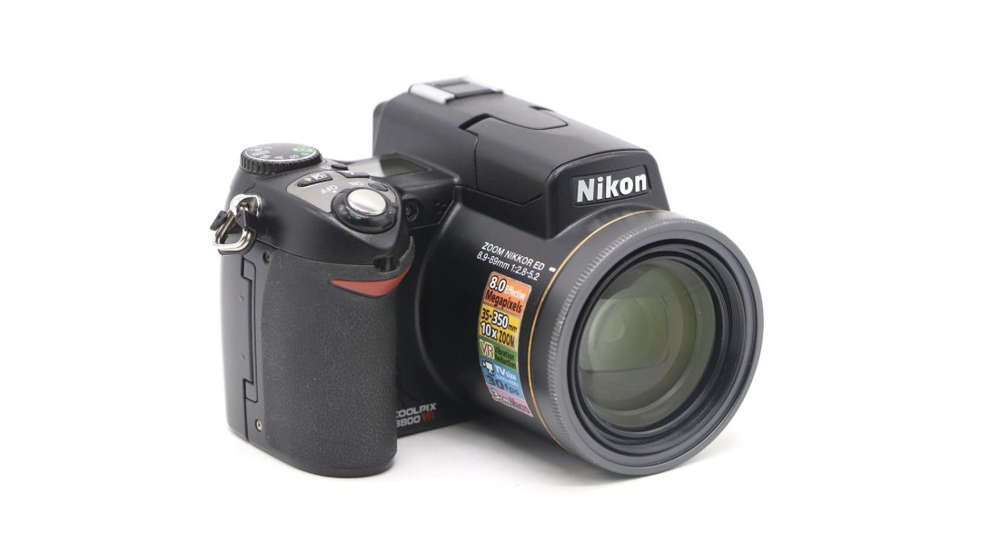 Reflex et hybride e8800