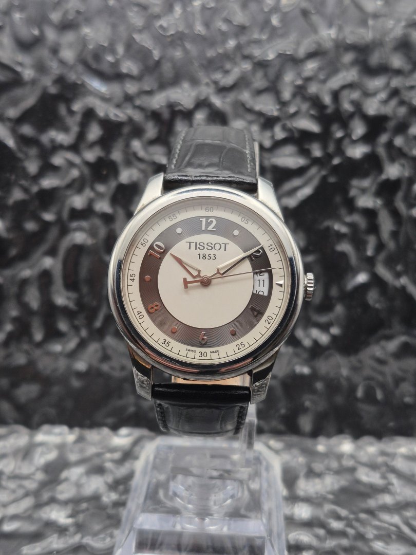 Montre q160/260