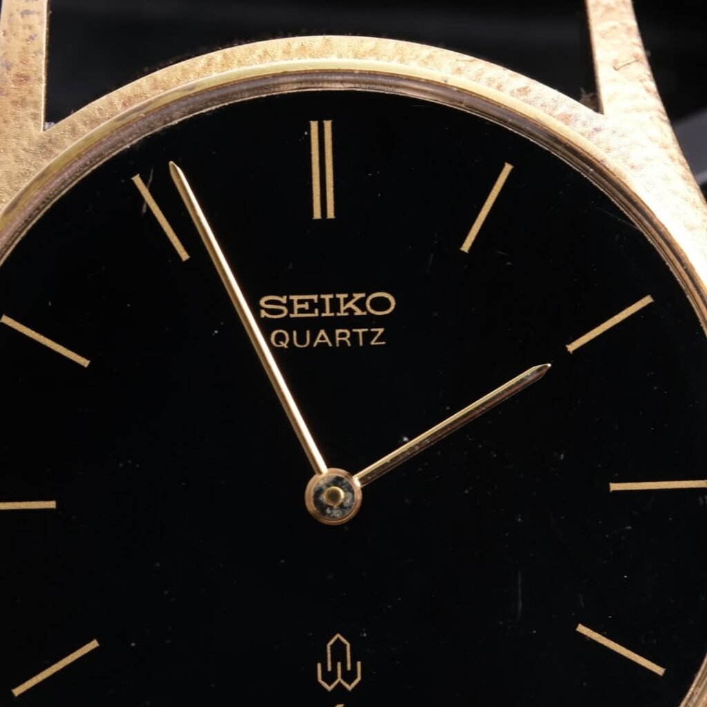 Montre a quartz 7820-7020t