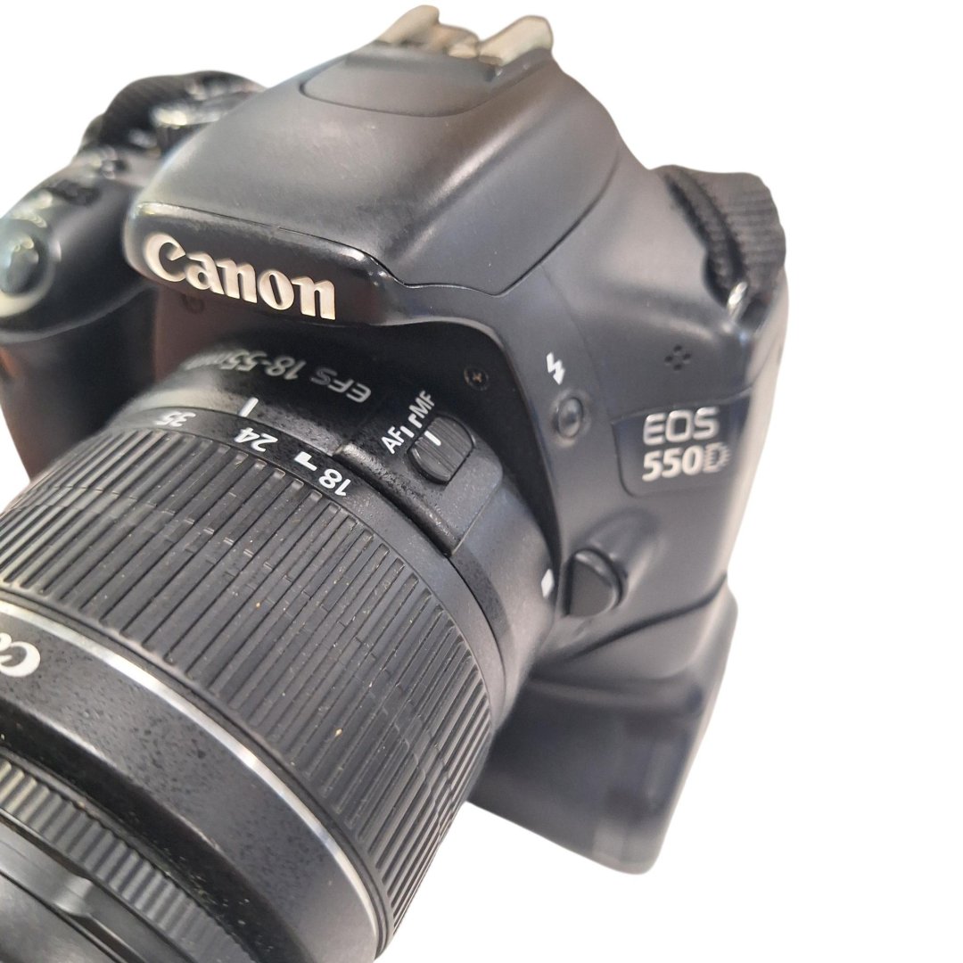 Reflex eos 550d + 18-55mm avec grip