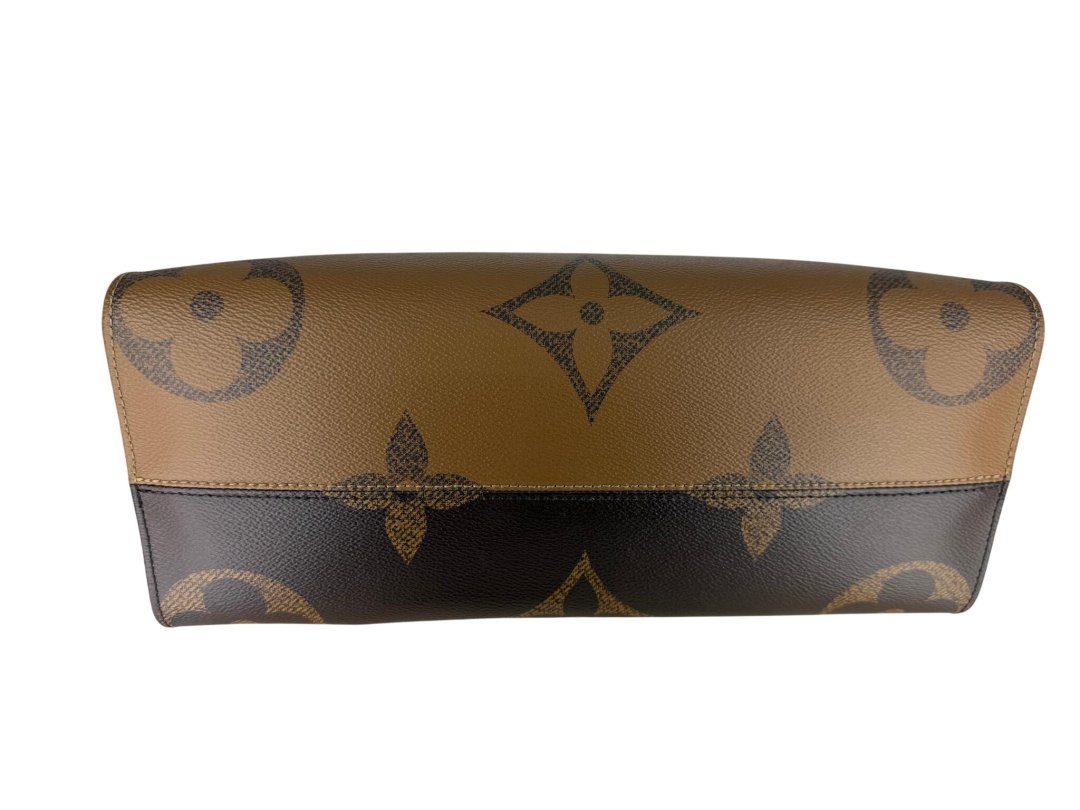 Maroquinerie de luxe cabas onthego mm toile monogram