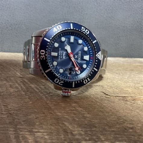 Montre a quartz air diver's 200m special edition