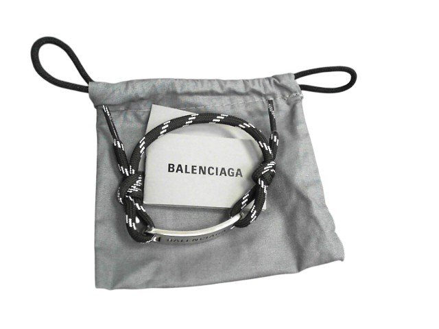 Bracelet lacets et plaque logo