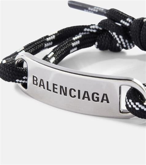 Bracelet lacets et plaque logo