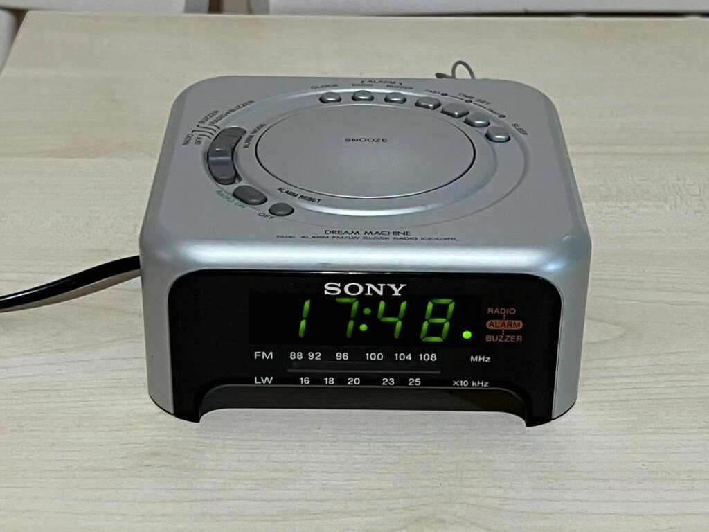 Radio reveil icf-c317l